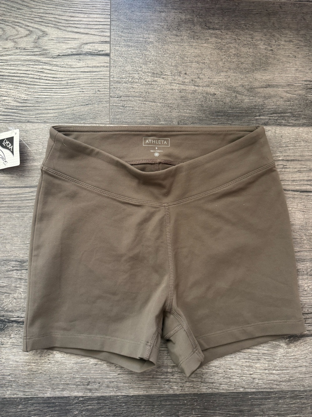 Athleta 3” Bike Shorts Size Small NEW